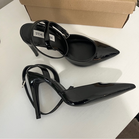 Steve Madden Black Patent Pointed Toe Heels - Picture 5 of 11